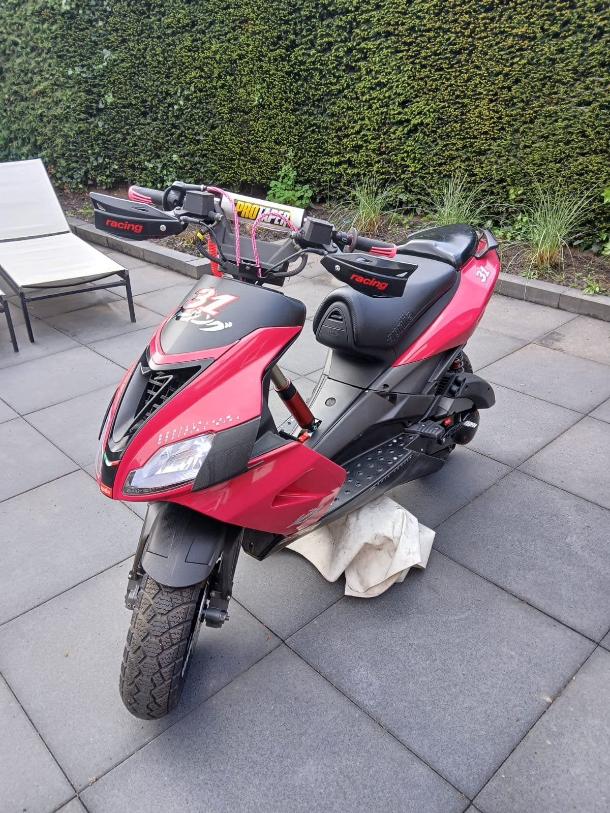 Mooie aprilia factory scooter, Fietsen en Brommers, Ophalen of Verzenden, Zo goed als nieuw, Benzine, Overige modellen