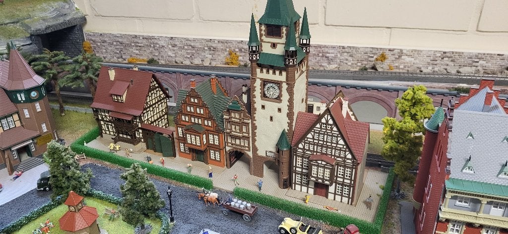 set met 5 stuks H0 stadshuizen faller vollmer ,kan ook apart, Gelijkstroom of Wisselstroom, Brug, Tunnel of Gebouw, Zo goed als nieuw