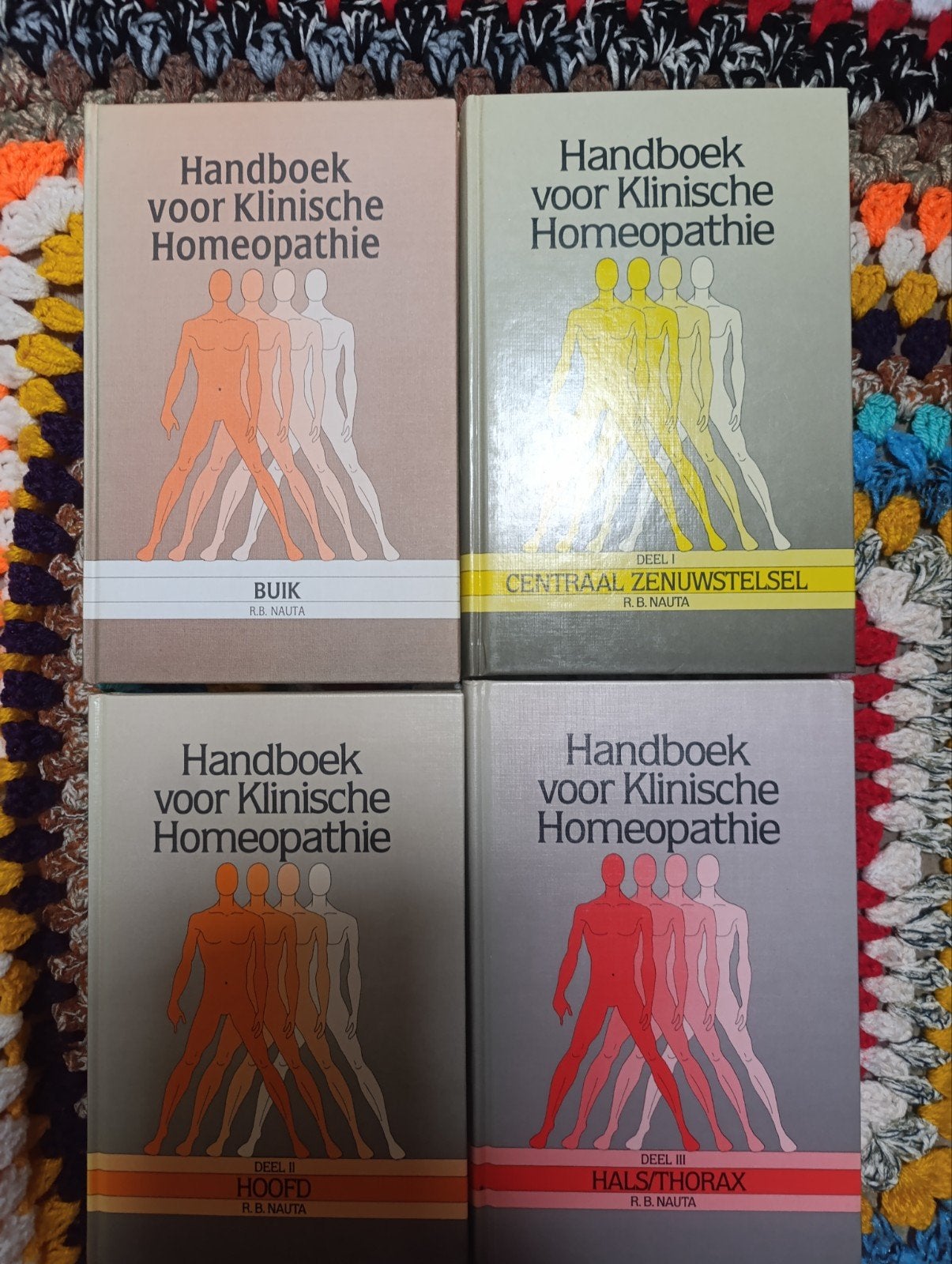 Handboek voor Klinische Homeopathie - Deel III Hals/Thorax, Boeken, Ophalen of Verzenden, Gelezen