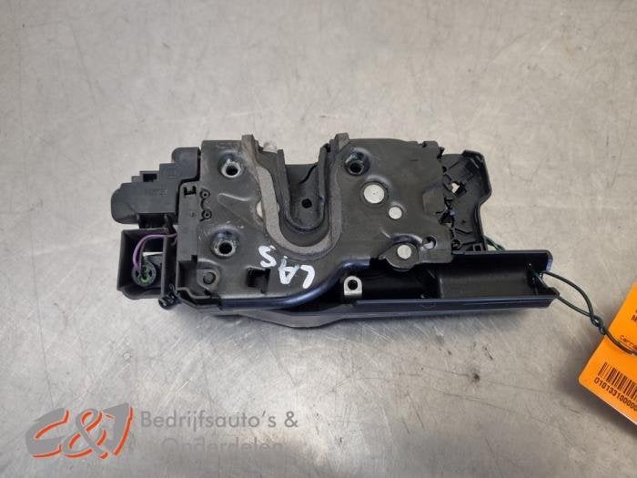 Deurslot Mechaniek 4Deurs links-achter van een Mercedes Vito, Gebruikt, -, Ophalen of Verzenden, -