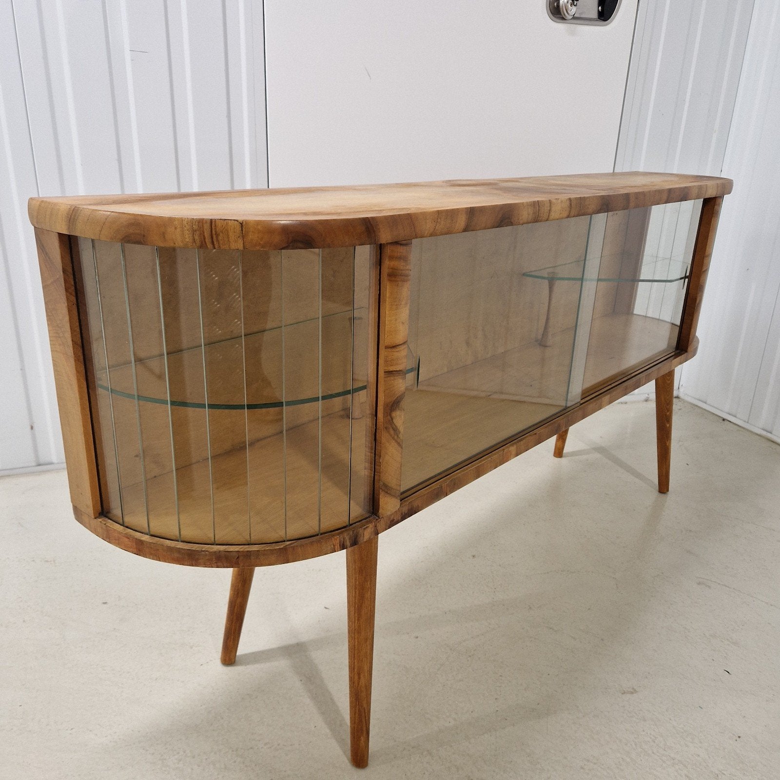 Foto 12 van Vintage Vitrinekast / Dressoir Jaren 5060 Mid-Century Modern