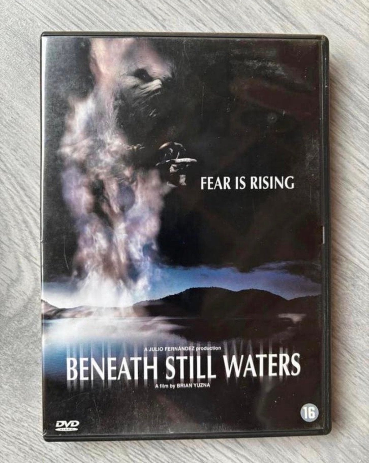 #1 Beneath Still Waters DVD - Horrorfilm, Cd's en Dvd's, Dvd's | Horror, Vanaf 16 jaar, Ophalen of Verzenden, Zo goed als nieuw
