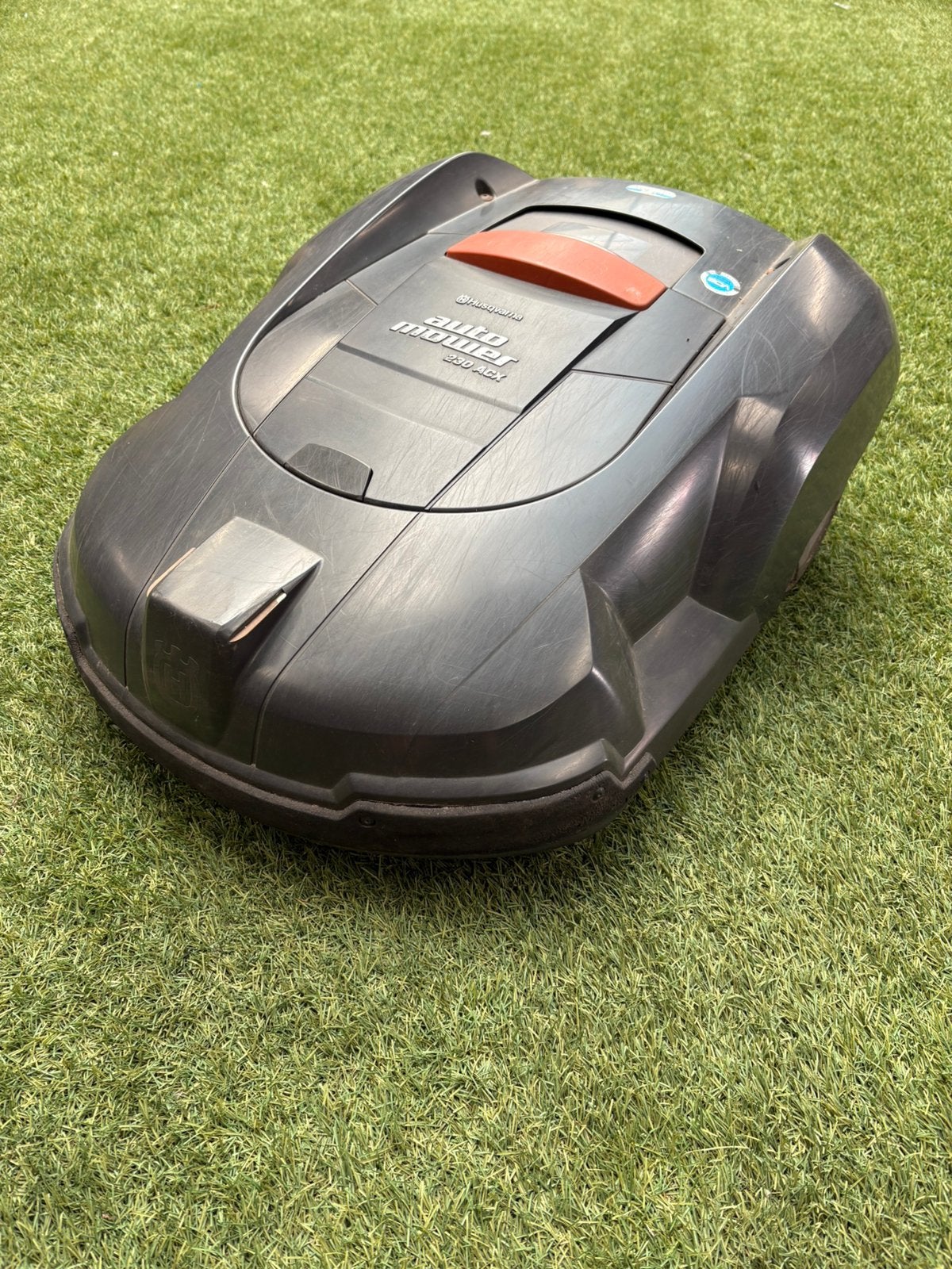 Husqvarna Automower 230 ACX , 3000m2 bj 2015 bedraad, Tuin en Terras, Robotmaaiers, Ophalen, Gebruikt, 20 tot 25 cm