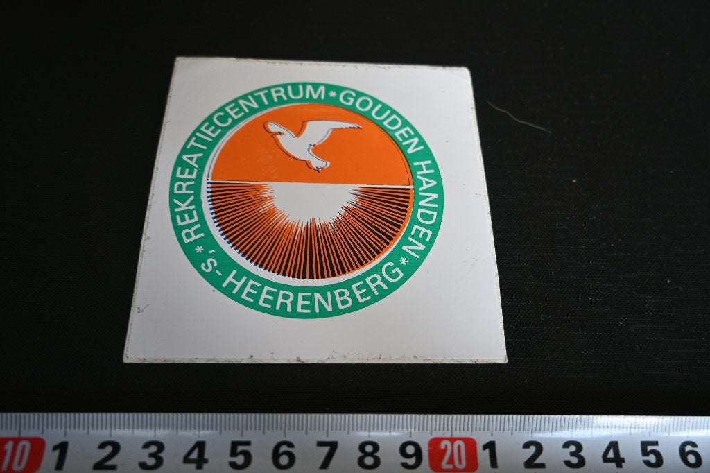 sticker 's-Heerenberg Rekreatiecentrum Gouden handen KM1107, Ophalen, Zo goed als nieuw