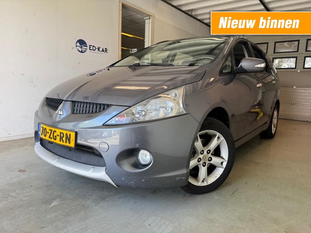 Mitsubishi GRANDIS 2.4-16V InSport 7PERS. AIRCO TREKHAAK PDC, Auto's, Mitsubishi, Voorwielaandrijving, 7 stoelen, Bedrijf, Handgeschakeld