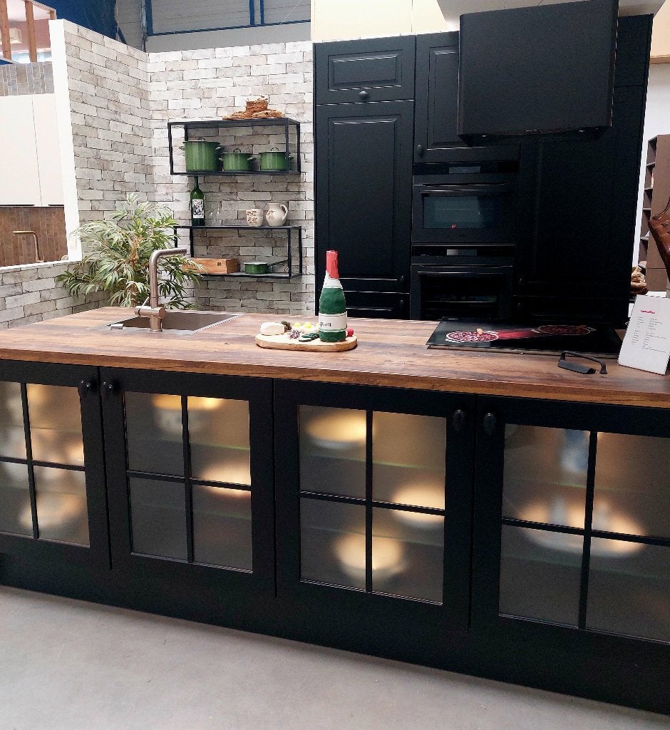 UITVERKOOP. nobilia eiland keuken lak mat zwart, glasdeur, Ophalen, Zwart, Nieuw, 200 cm of meer