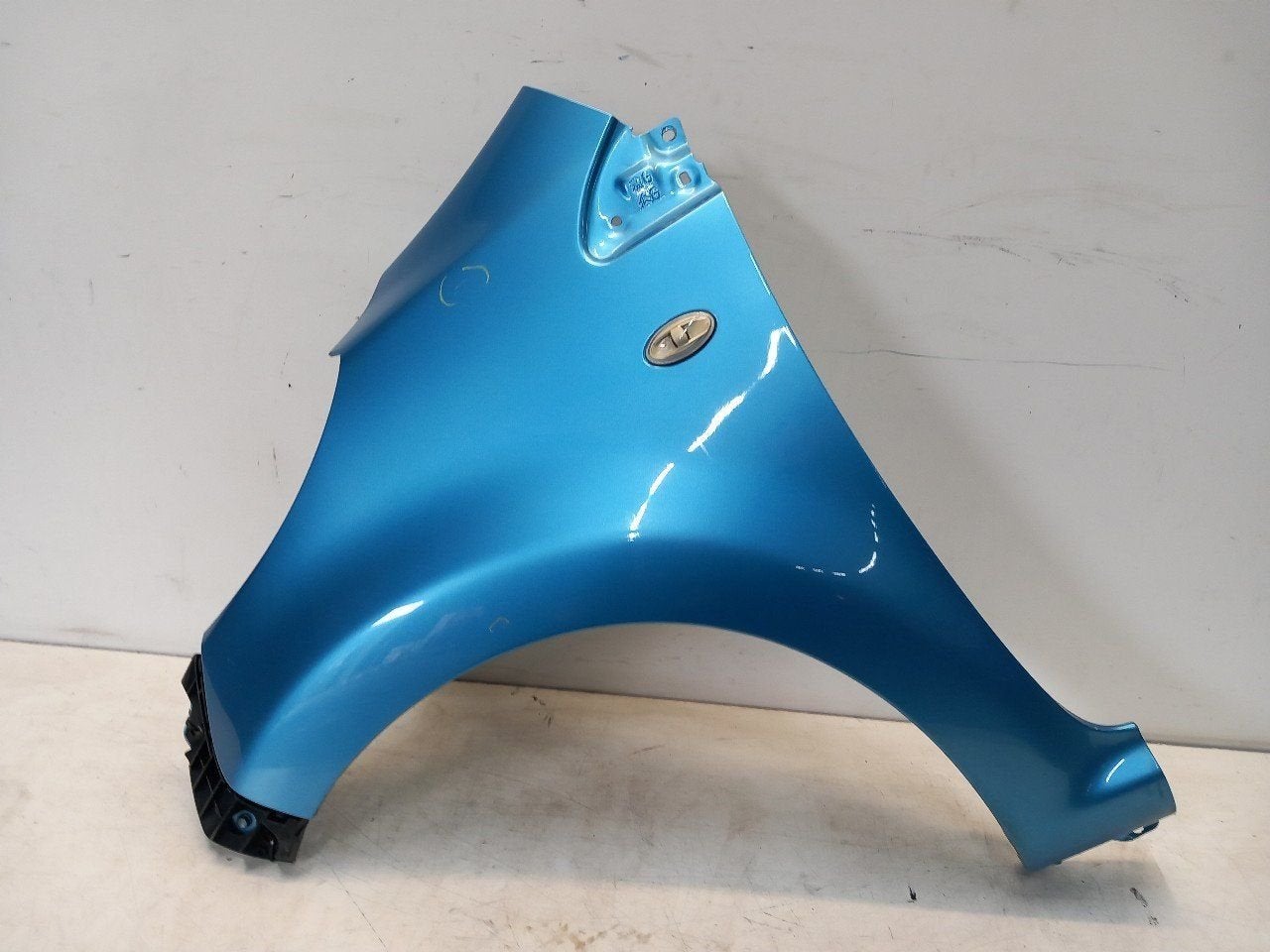 Spatbord links voor Peugeot 107, Auto-onderdelen, Carrosserie en Plaatwerk, Onderdelen@venauto.nl, Van der Ven Autorecycling B.V.