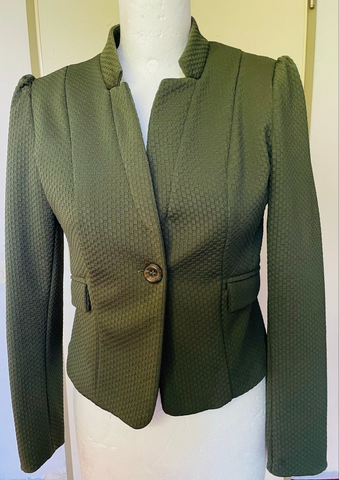 Donkergroen kort colbertje, Kleding | Dames, Maat 38/40 (M), Ophalen of Verzenden, Zo goed als nieuw, Jasje