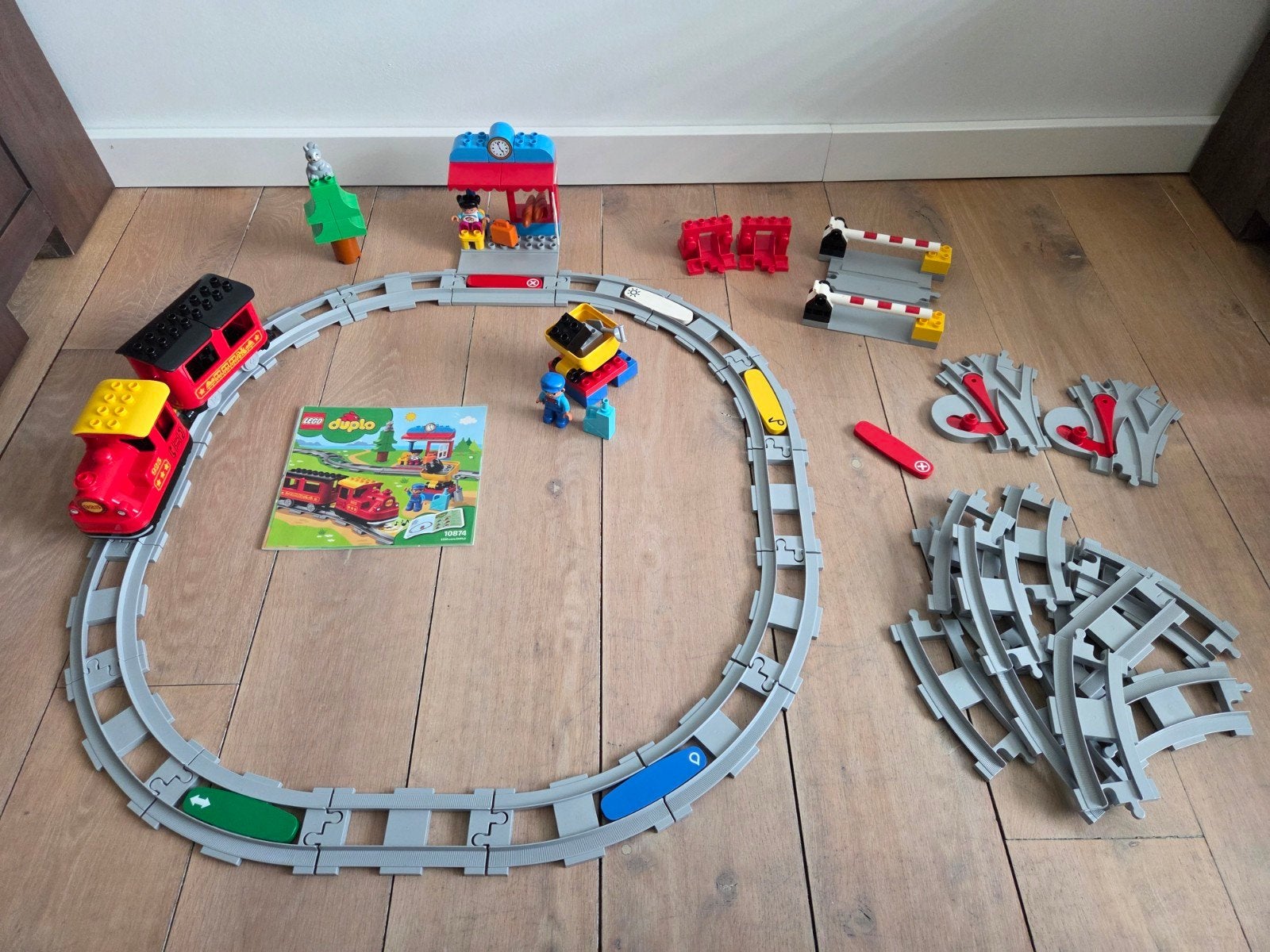 Lego Duplo trein + extra rails (10874 & 10882), compleet!, Meerdere sets, Ophalen of Verzenden, Zo goed als nieuw, Duplo