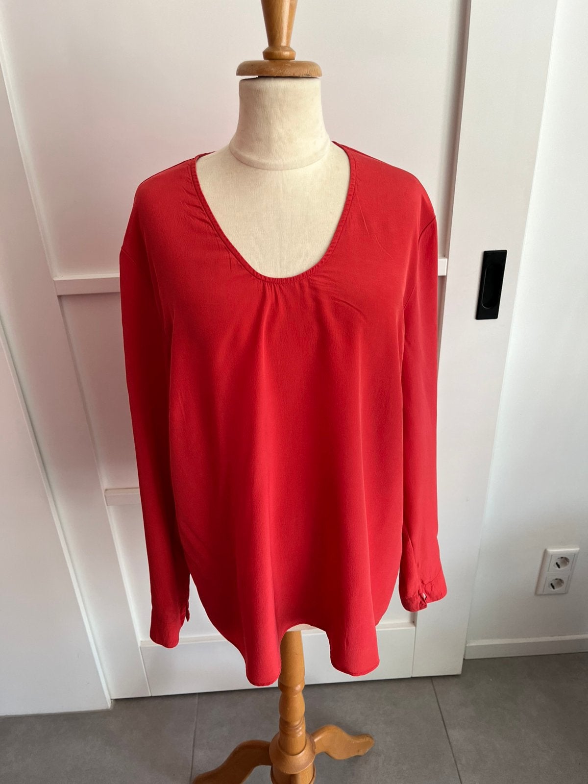 Marc O'Polo zachtrode zijden top maat 42, Kleding | Dames, Verzenden, Maat 42/44 (L), Zo goed als nieuw, Lange mouw