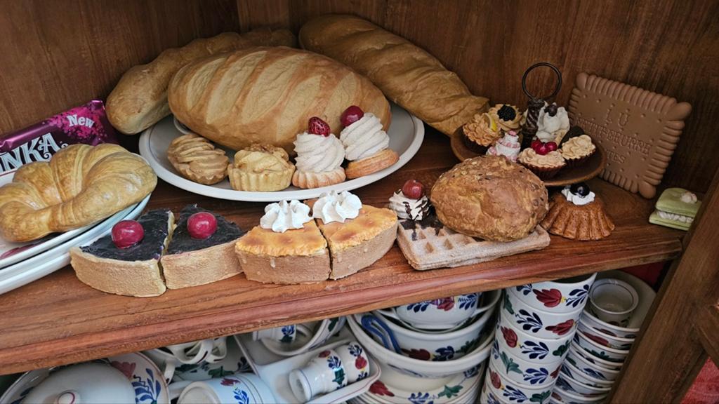 Broodjes , gebak voor decoratie,prijs bespreekbaar, Ophalen of Verzenden