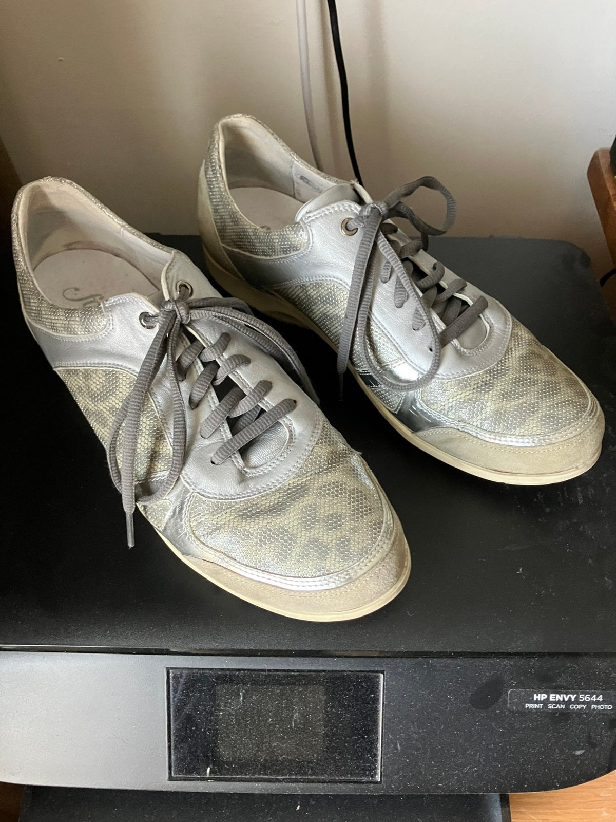 Footnotes maat 42, Ophalen of Verzenden, Zo goed als nieuw, Wit, Sneakers of Gympen
