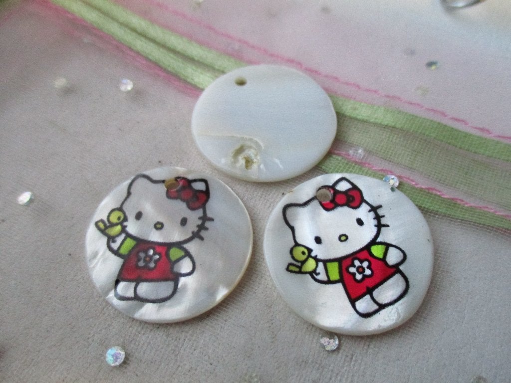 9072/ hello kitty parelmoer schelphangers, Ophalen of Verzenden, Nieuw, Hanger