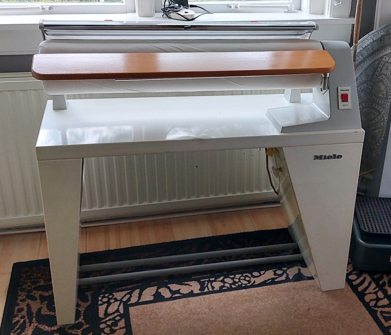 Miele B850 Strijkrolmachine - Perfect voor B&B ondernemers, Ophalen, Gebruikt