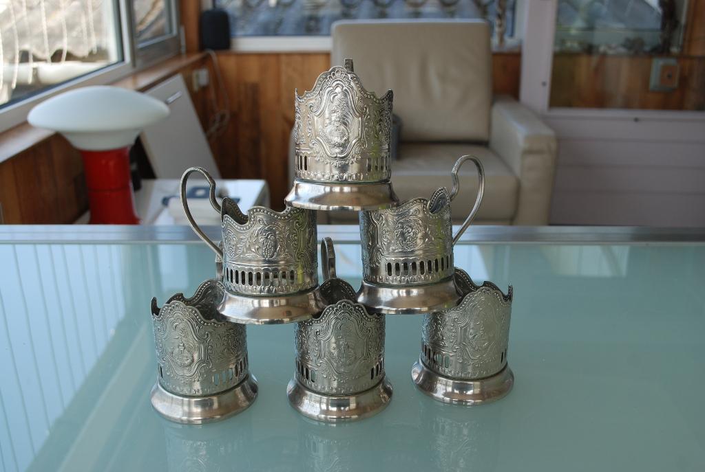 Raketten en satellieten boven Moskou.  Compleet set 6 stuks, Ophalen of Verzenden
