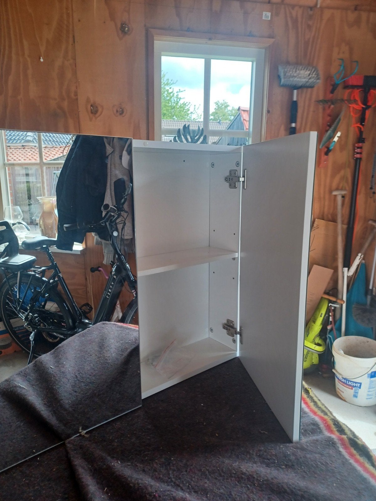 Nieuwe badkamer spiegelkast of halkast - gemonteerd, Huis en Inrichting, Ophalen, Spiegelkast, Nieuw, 50 tot 100 cm