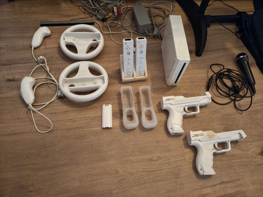 Nintendo Wii, Spelcomputers en Games, Spelcomputers | Nintendo Wii, Gebruikt, Met 2 controllers, Met games, Ophalen