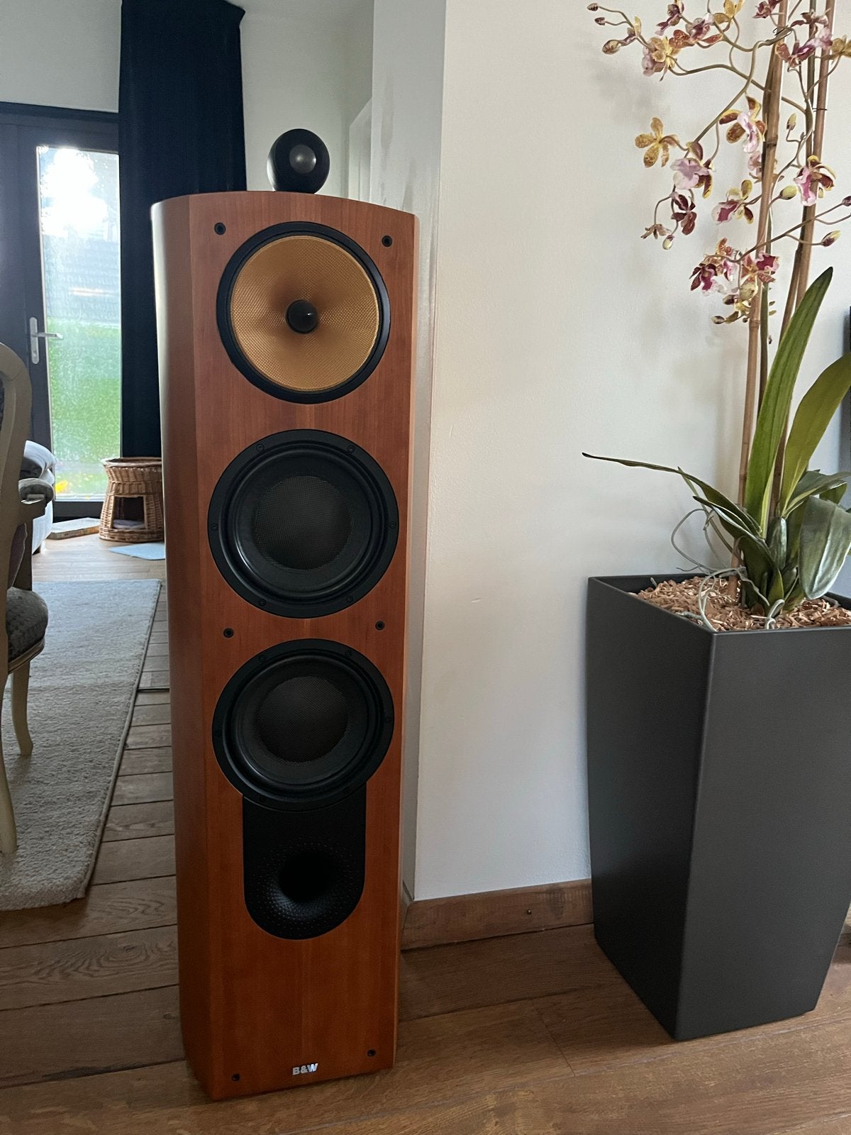 -Bowers & wilkins 803 Nautilius., Vloerstaande luidspreker, Zo goed als nieuw, Bowers & Wilkins (B&W), Basreflex