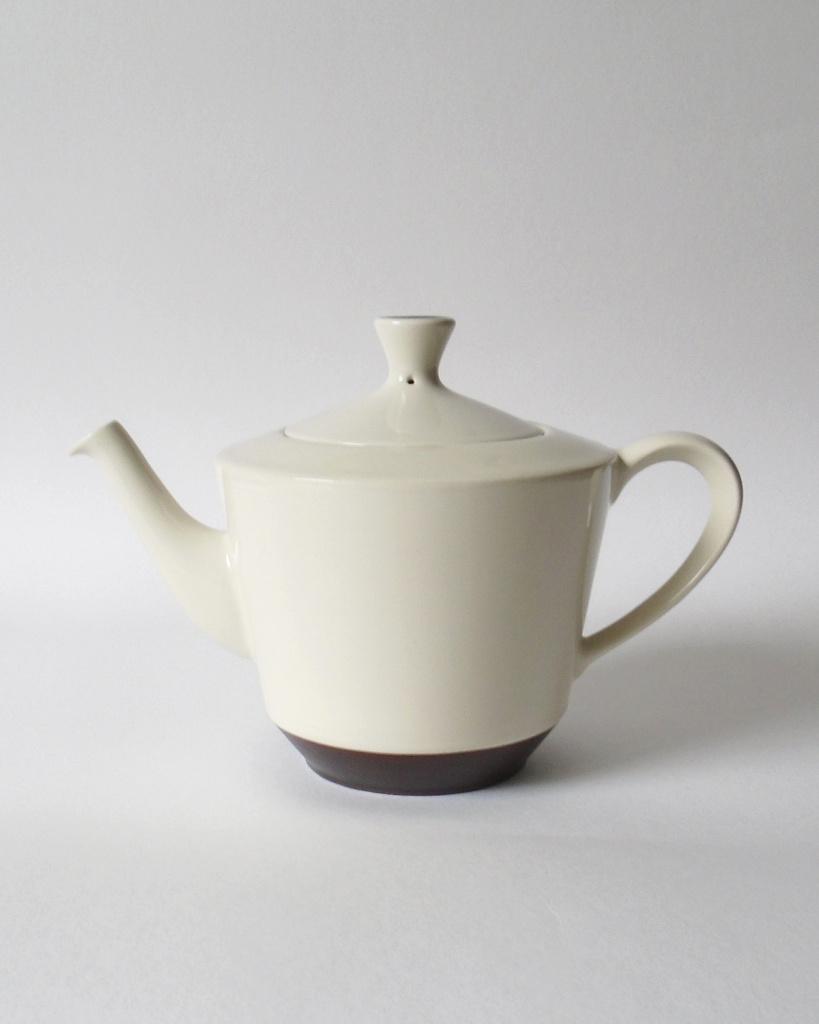 Theepot Jubilant met engobe rand van Fris Edam, Antiek en Kunst, Verzenden