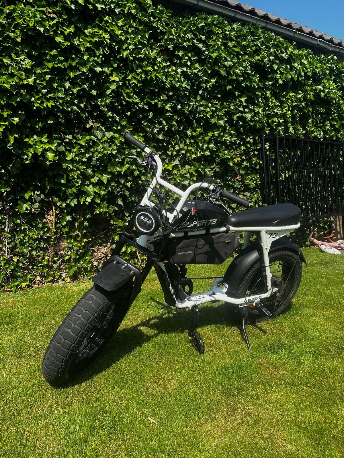 Super73 S2 E-bike - Wit, Fietsen en Brommers, Gebruikt, Minder dan 47 cm, 30 tot 50 km per accu, Ophalen
