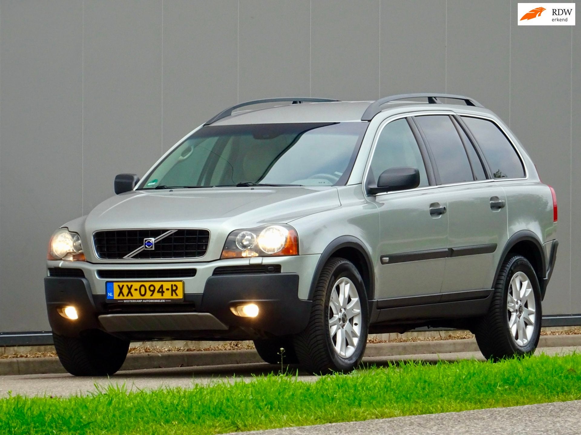 Volvo XC90 2.5 T | Perfect Onderhouden! | LPG-G3 GAS |, Auto's, Dealer onderhouden, Gebruikt, 7 stoelen, 2521 cc