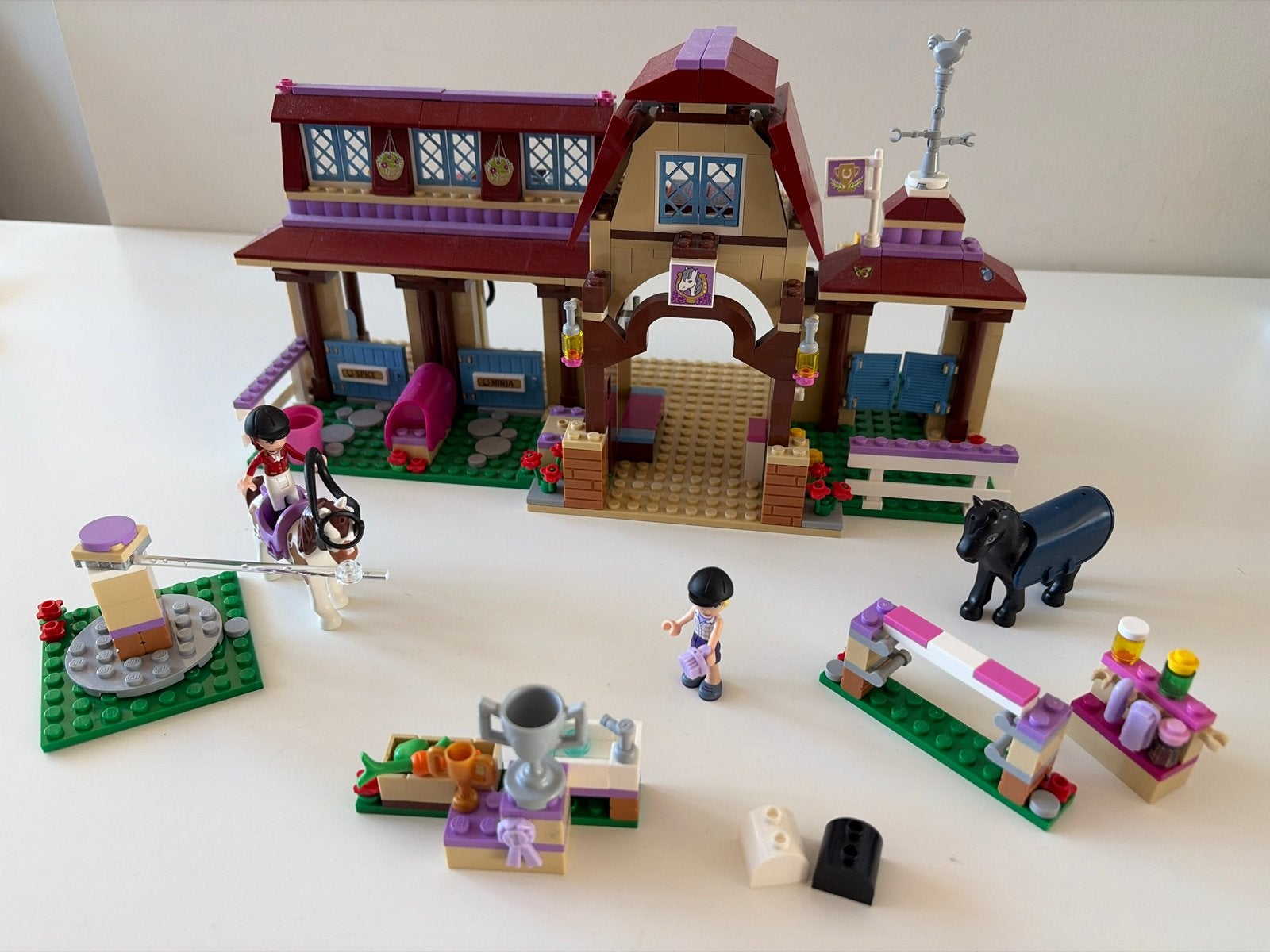 LEGO Friends Heartlake Paardrijclub (41126) met extra's, Ophalen of Verzenden, Zo goed als nieuw, Overige merken