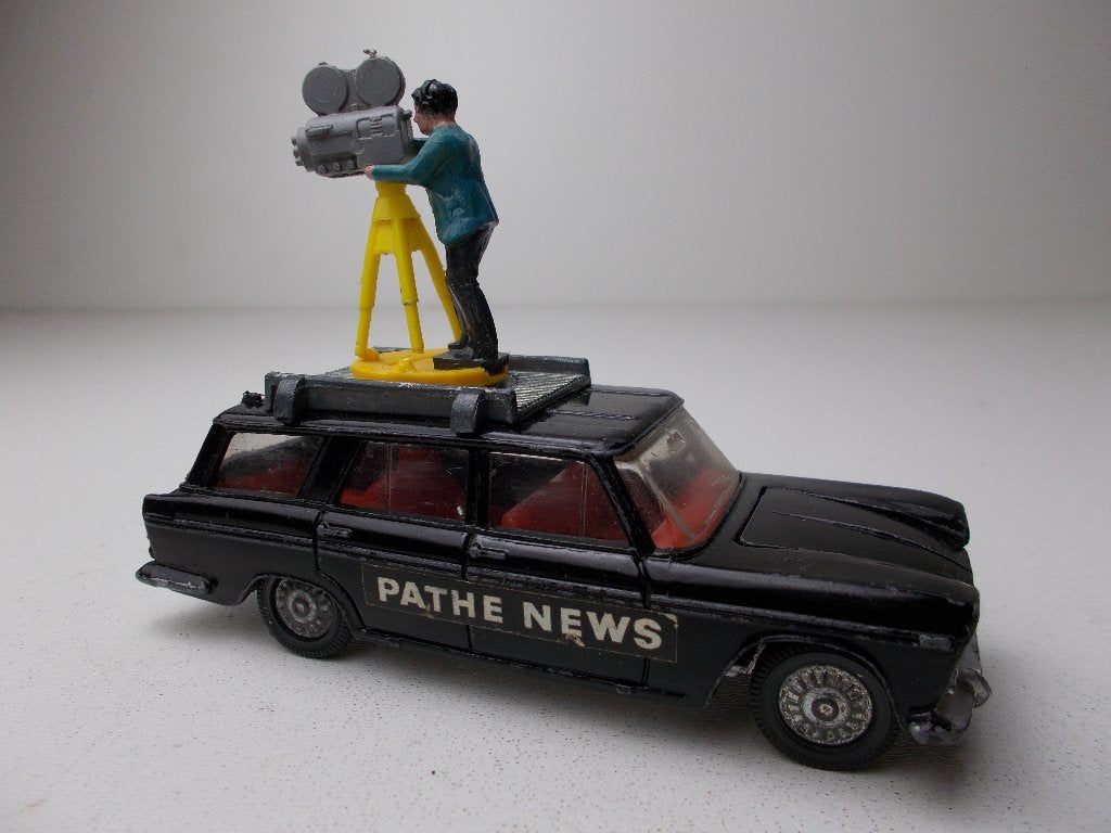 1968 Dinky Toys 281 FIAT "PATHE NEWS" CAMERA CAR Igst! (-C-), Ophalen of Verzenden, Zo goed als nieuw, Auto, Dinky Toys