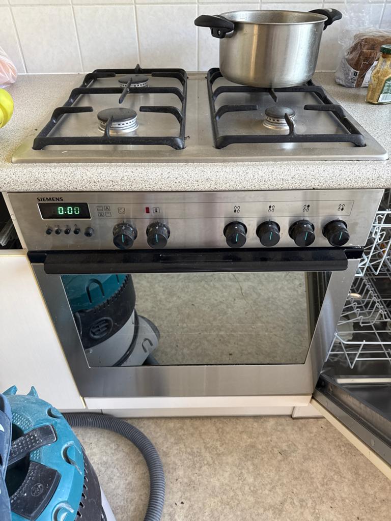 Siemens gasfornuis met oven, Ophalen, Gebruikt, Minder dan 85 cm, Hete lucht