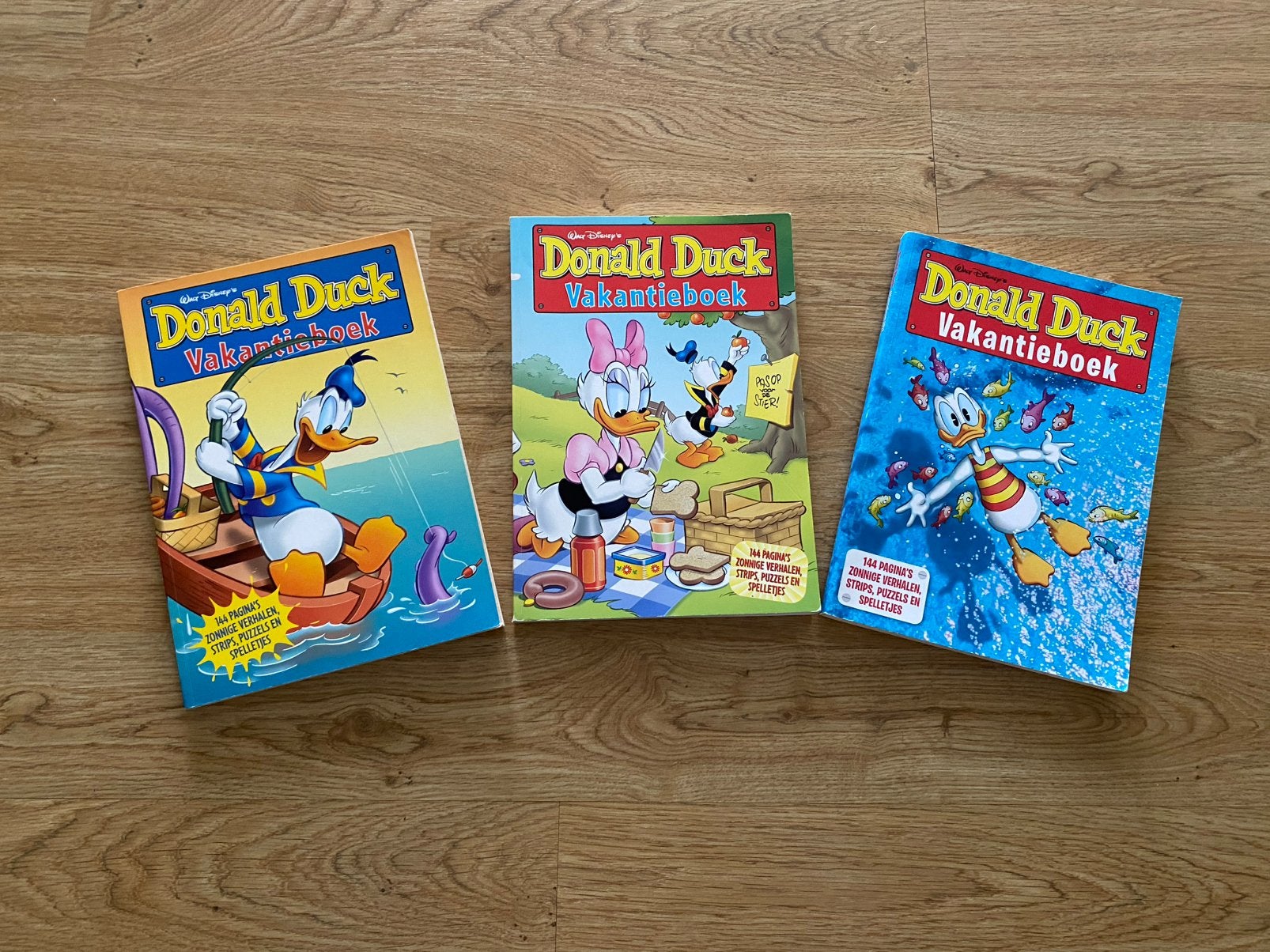3 Donald Duck vakantieboeken, Meerdere stripboeken, Ophalen of Verzenden, Gelezen