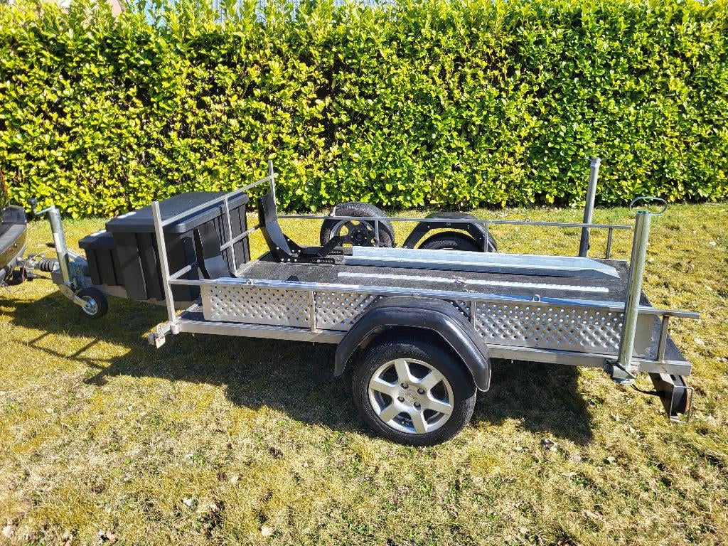 Motortrailer te huur, Aanhangwagen