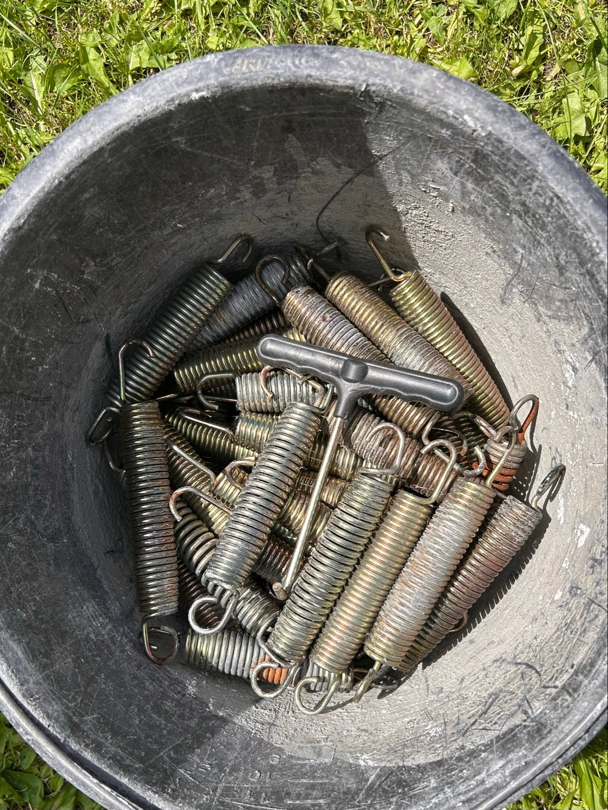 Trampoline veren - 59 stuks inclusief veerspanner, Ophalen, Gebruikt