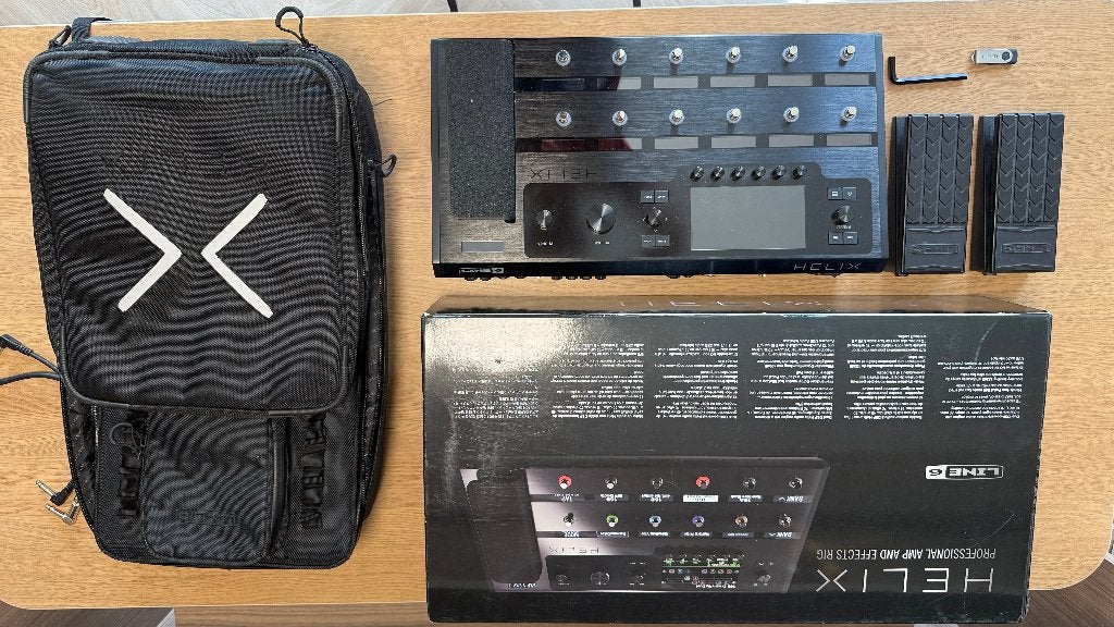 Line 6 Helix Floor met 2 extra pedalen en draagtas, Ophalen, Gebruikt, Delay of Echo