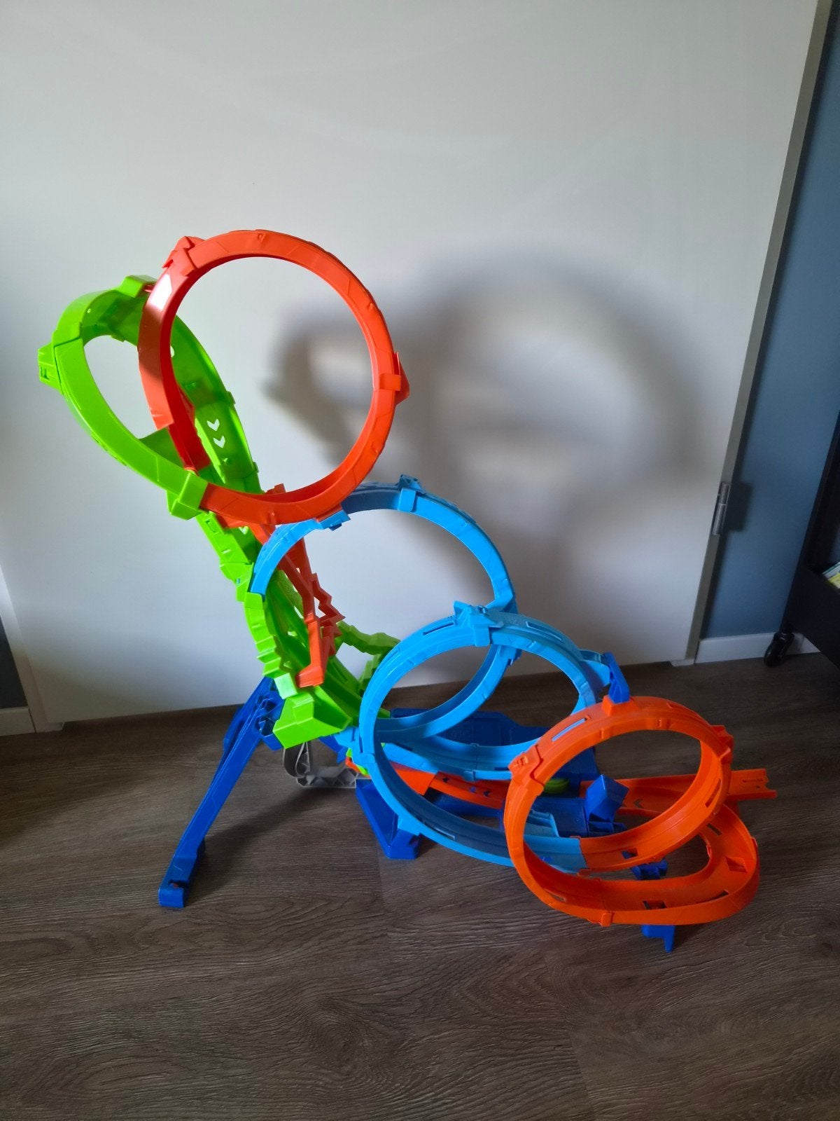 hotwheel baan, action 4loop, Kinderen en Baby's, Speelgoed | Racebanen, Ophalen, Zo goed als nieuw, Elektrisch, Hot Wheels