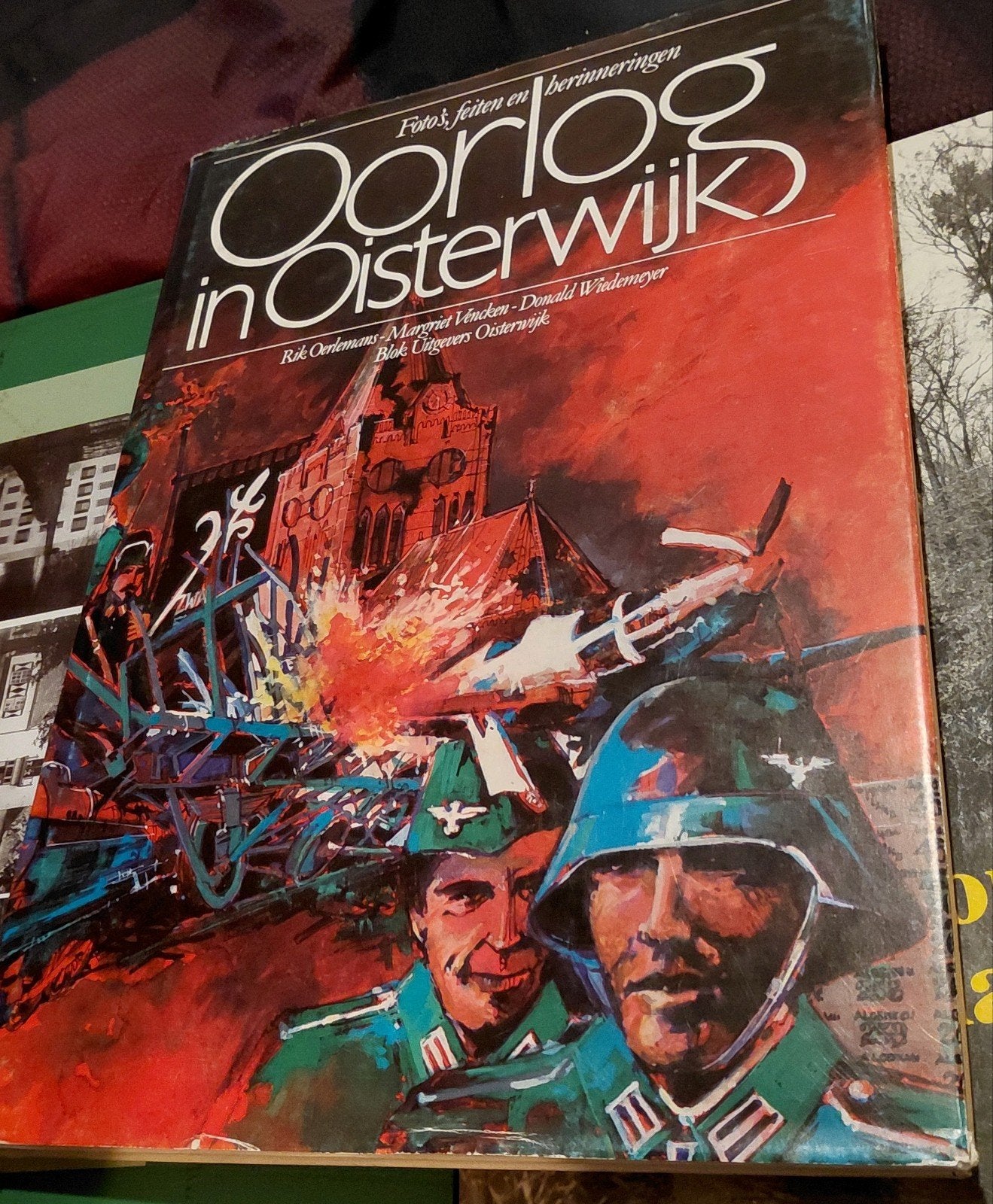 Oorlog in Oisterwijk: Foto's, feiten en herinneringen 40 /45, Diverse auteurs, Ophalen of Verzenden, Overige onderwerpen, Tweede Wereldoorlog