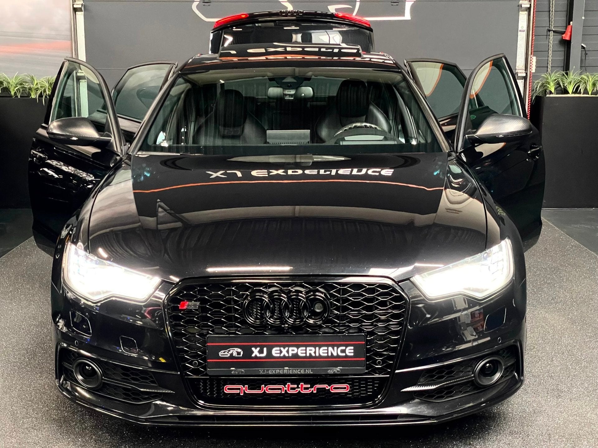 Audi S6 Limousine 4.0 TFSI quattro 570 PK KERAMIC GLASDAK HU, Auto's, Audi, Automaat, Euro 5, Gebruikt, Zwart