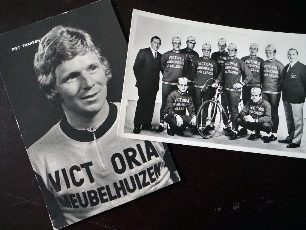 Wielrennen 2 fotokaarten VICTORIA MEUBELS – SINT WILLEBRORD, Ophalen of Verzenden, Overige typen