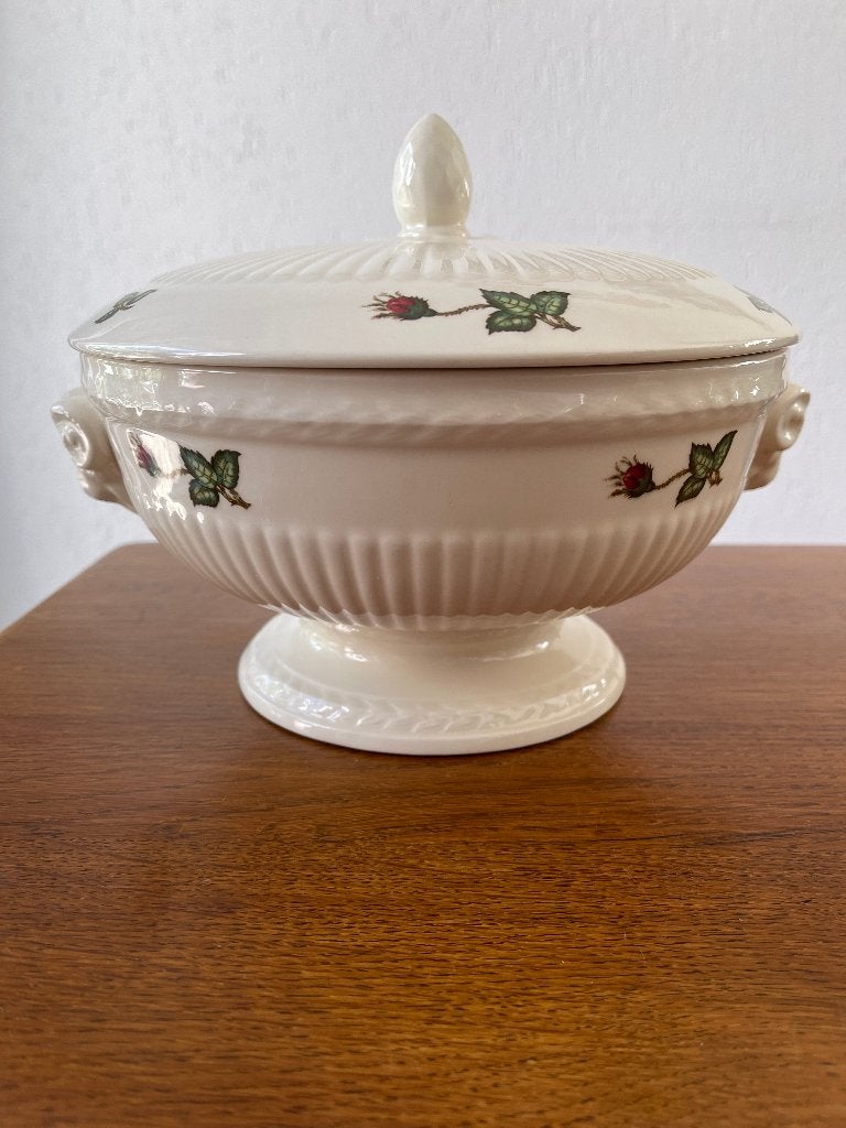 "Wedgwood Moss Rose" 'Terrine/Dekschaal met Deksel' Nieuw, Nieuw, Ophalen of Verzenden, Schaal of Schalen, Overige stijlen