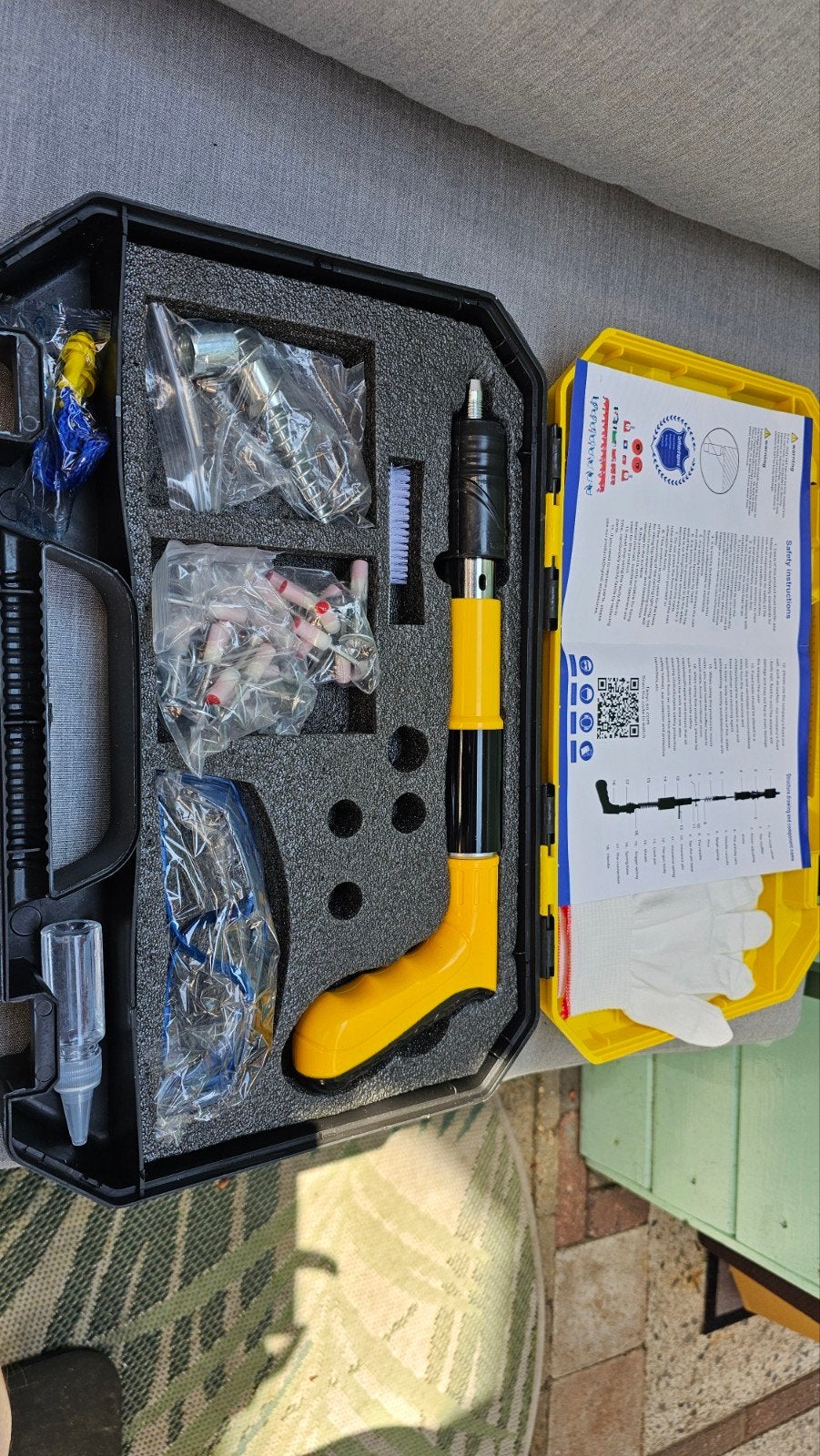 Handbediende Nagelpistool met Accessoires - Nieuw, Ophalen of Verzenden, Nieuw, Tacker/nietmachine, Overige merken