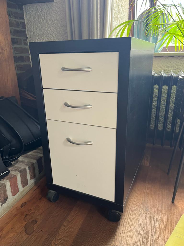 Ikea Malm lladeblok op wieltjes - Zwart/Wit, Huis en Inrichting, Kasten | Ladekasten, Ophalen, Minder dan 50 cm, Gebruikt, 3 of 4 laden