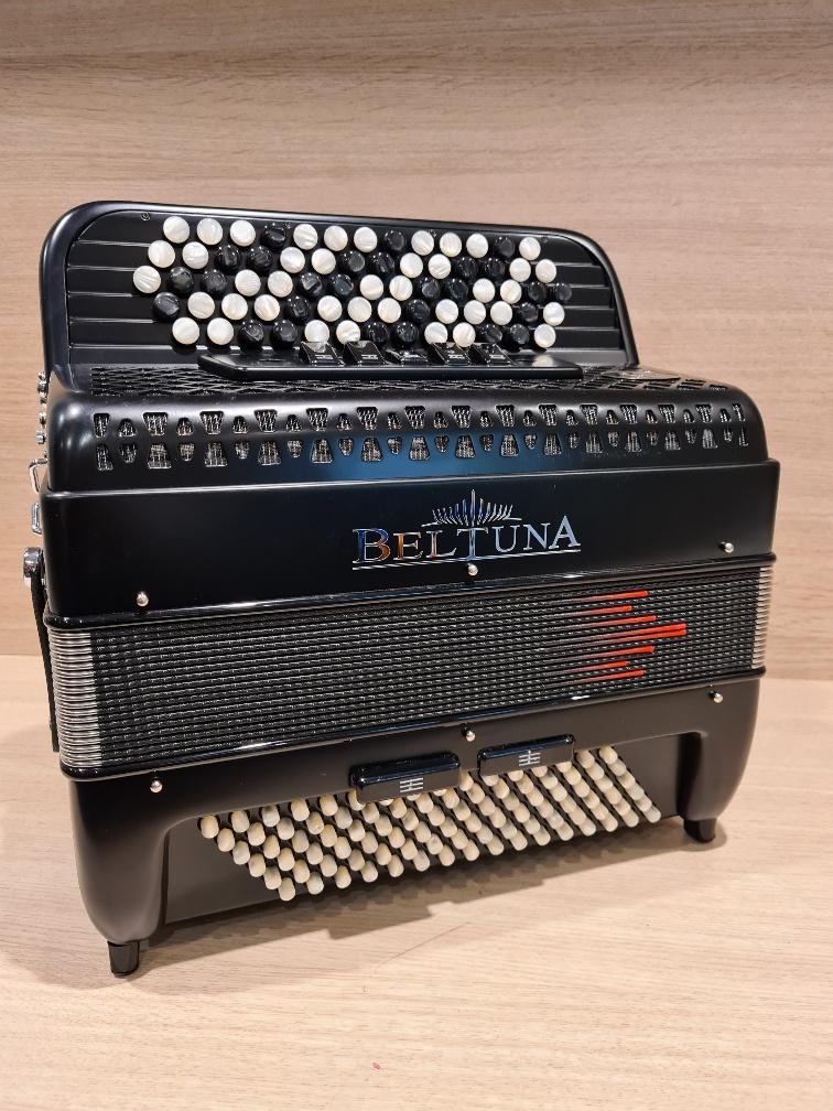 Beltuna Studio III 96 KM Musette knopaccordeon 7,5 kg, Muziek en Instrumenten, Accordeons, Niet ingevuld, Niet ingevuld, Ophalen of Verzenden