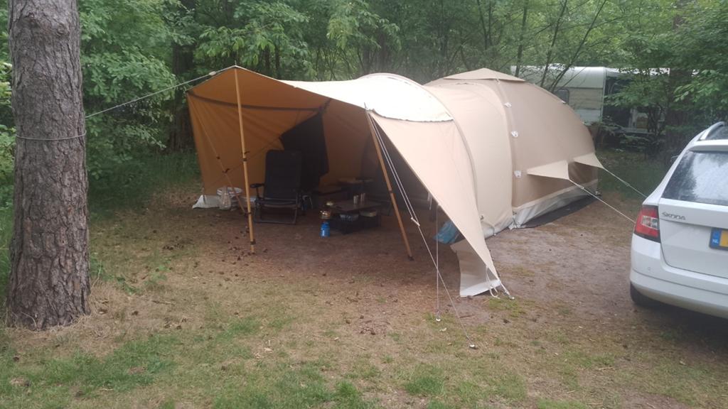 Karsten Oppomp Tent 280 met luifels (gekocht in 2025), Ophalen, Zo goed als nieuw, Tot en met 4