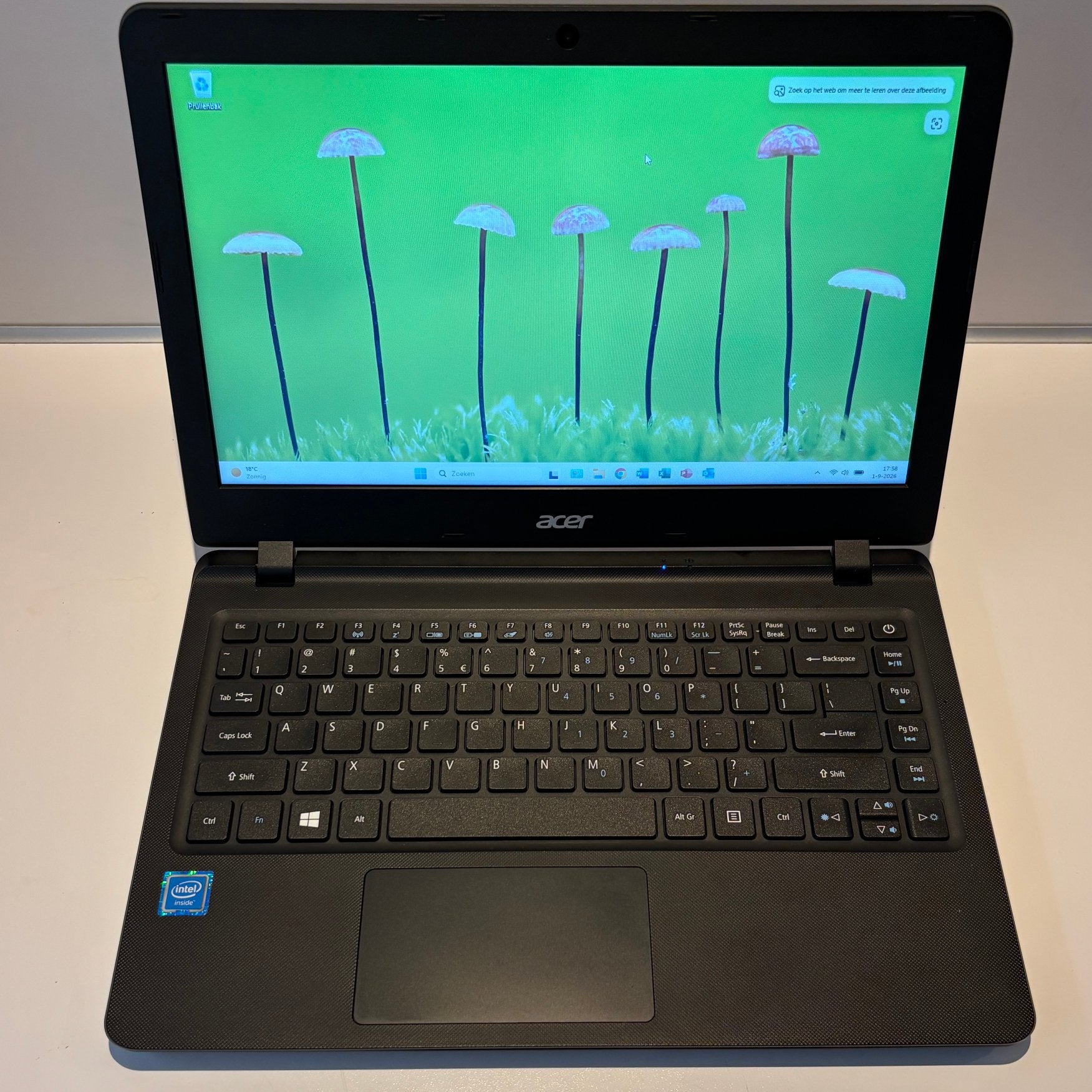 Zeer nette Acer ES1-332-C53V Intel CPU 8RAM/512SSD nwe accu, 2 tot 3 Ghz, Qwerty, 8 GB, 13 inch