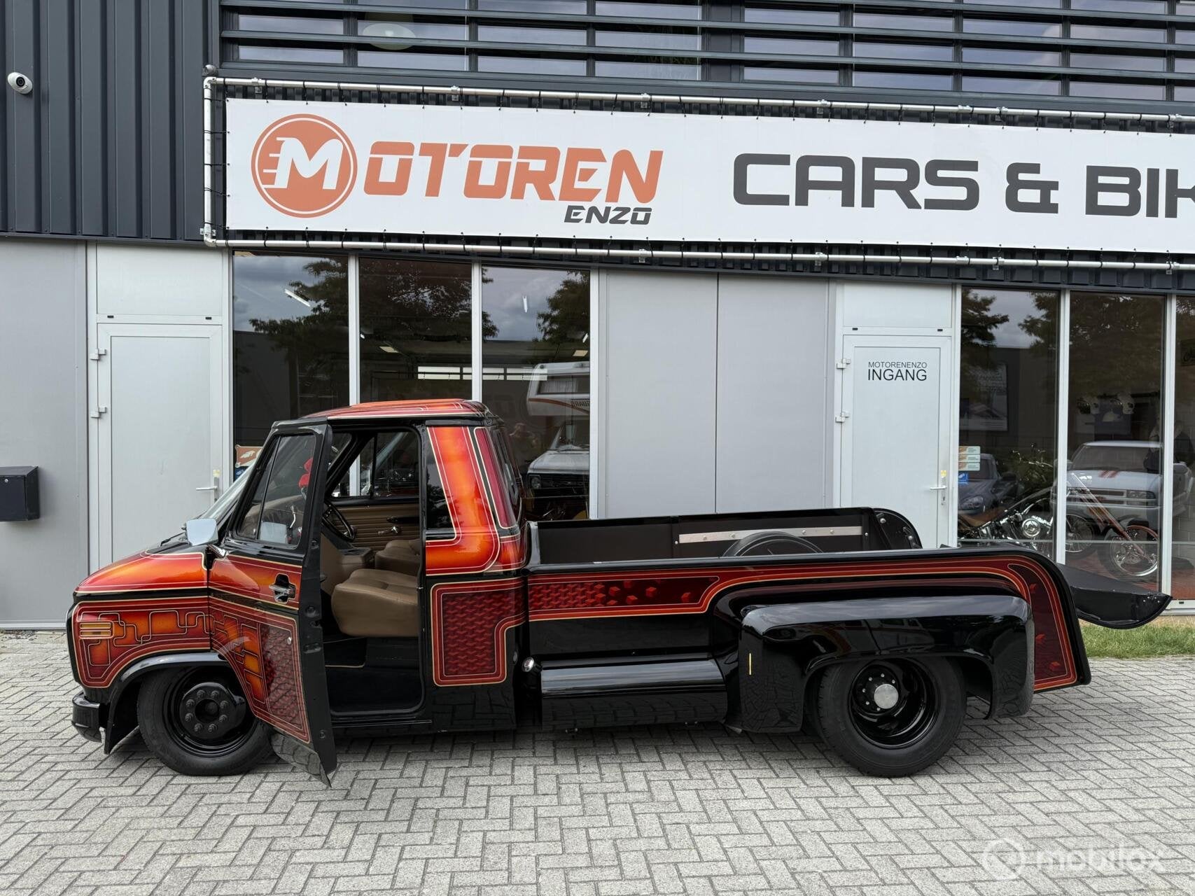 Chevy 30 UNIEK SPECIAL RESTOMOD AIRRIDE SHOWTRUCK 5.7 V8, Auto's, Automaat, Gebruikt, Zwart, Origineel Nederlands