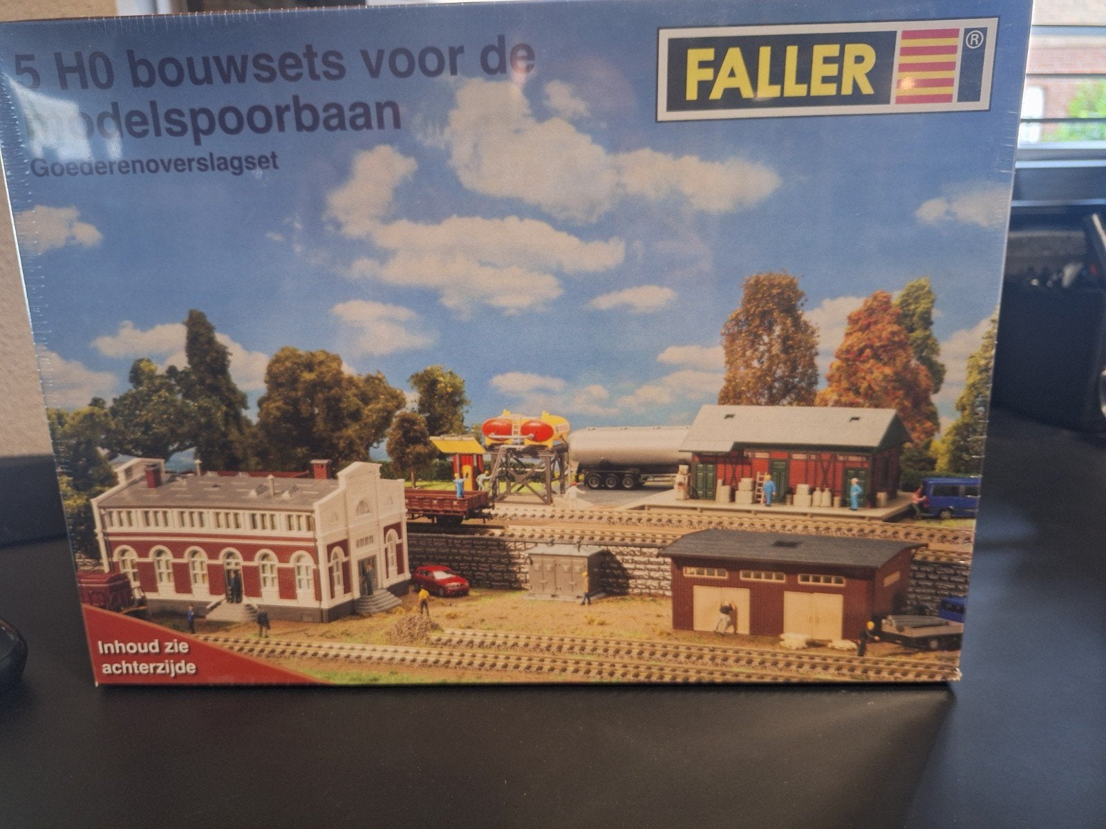 Pola Tankstation HO spoorbaan - Made in Western Germany, Hobby en Vrije tijd, Ophalen of Verzenden, Gebruikt, Brug, Tunnel of Gebouw