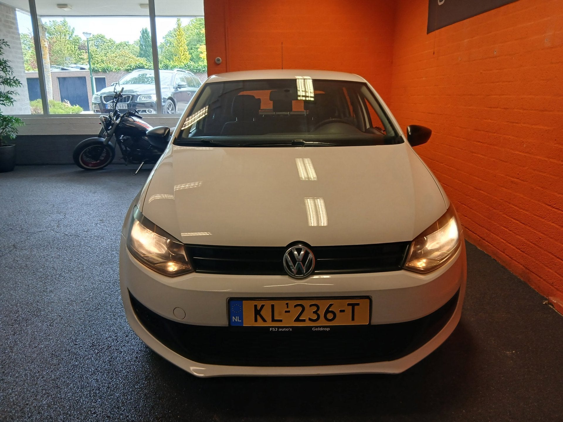 Volkswagen Polo 1.2 12V / 5 DEURS / SPORTLINE / AIRCO!, Voorwielaandrijving, Euro 5, 1198 cc, Wit