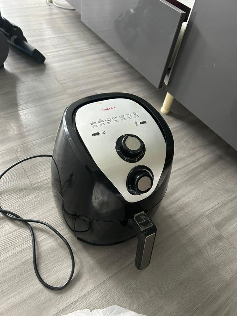 Tomado Airfryer - Compact en Handig, Ophalen of Verzenden, Zo goed als nieuw, Airfryer