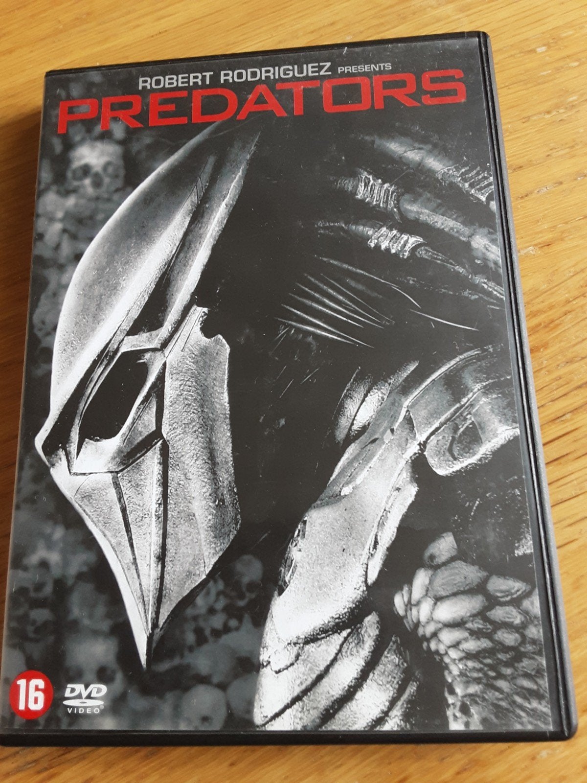 Predators, Vanaf 16 jaar, Ophalen, Zo goed als nieuw, Science Fiction