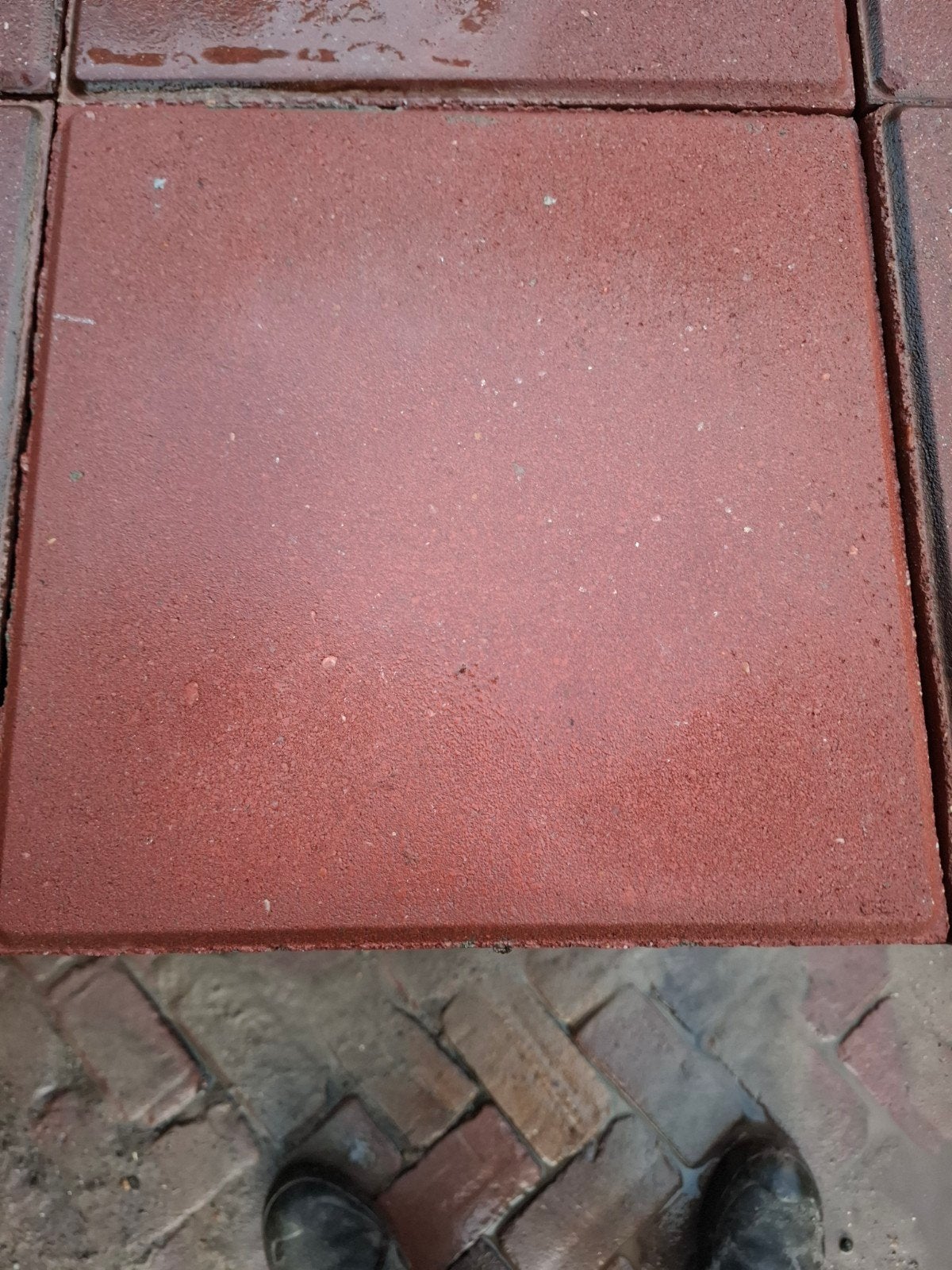 75m² 30x30 tegel komo rood, zo goed als nieuw, op pallet, Ophalen of Verzenden, Beton, Terrastegels