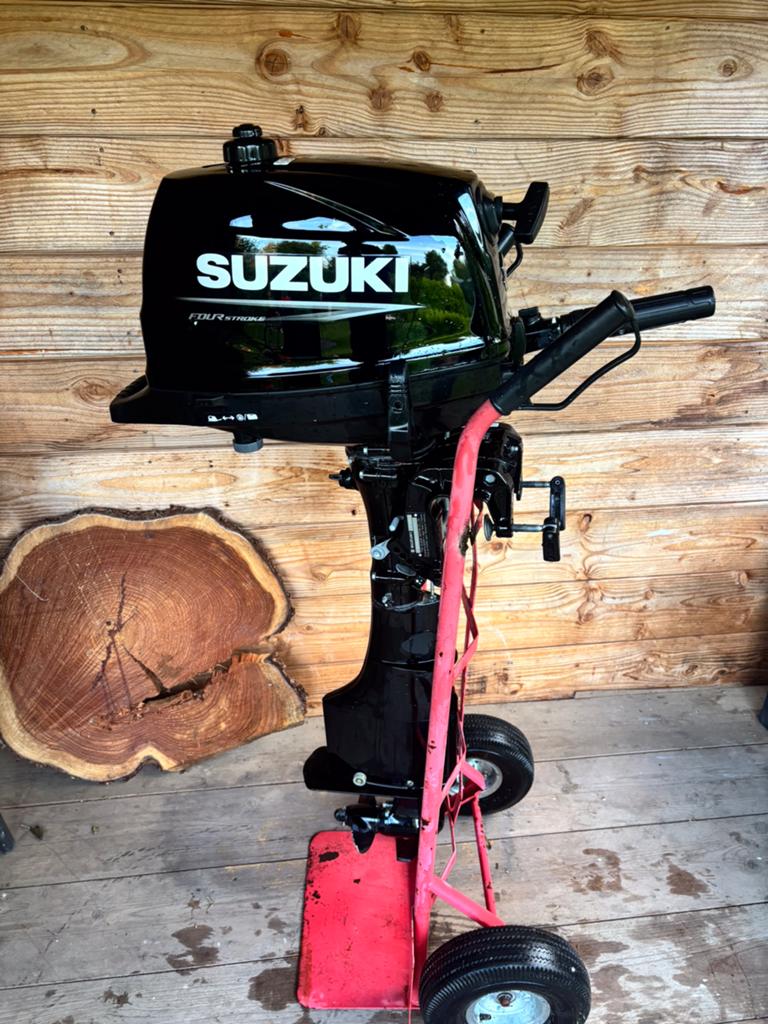 Buitenboordmotor suzuki 6 pk 2024, Ophalen, Zo goed als nieuw