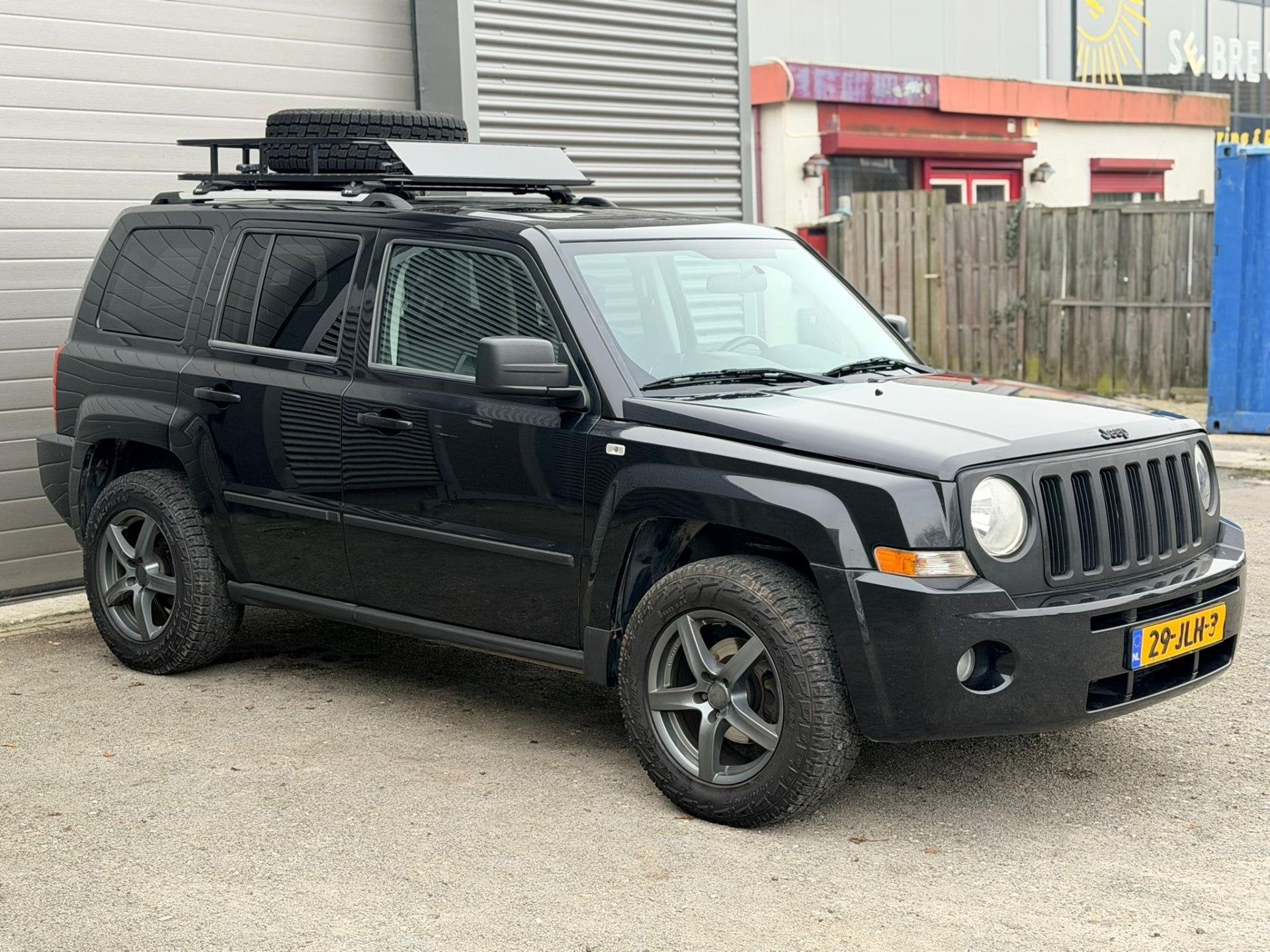 Jeep Patriot 2.4 Limited Liberty, Auto's, Automaat, 450 kg, Gebruikt, Zwart